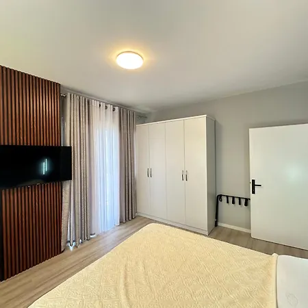 アパート Pogradec Apartment *