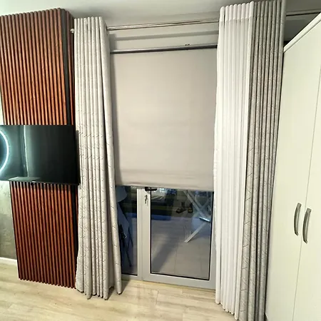 Pogradec Apartment ポグラデツ