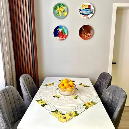 Pogradec Apartment アパート ポグラデツ