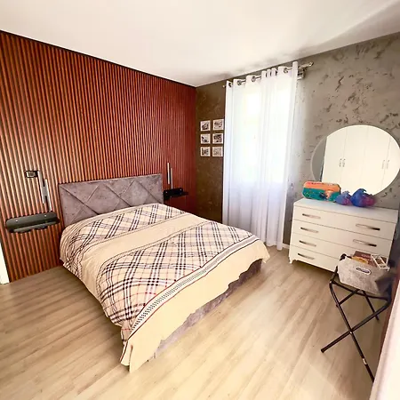 Pogradec Apartment * ポグラデツ
