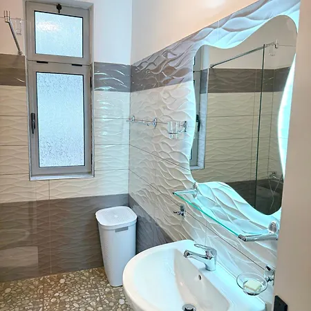 アパート Pogradec Apartment *